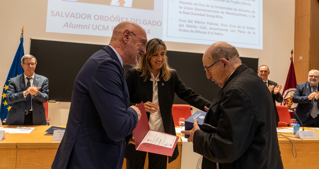 Salvador Ordóñez, Alumni ilustre de la Facultad de Ciencias Geológicas